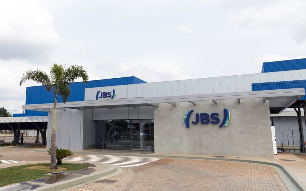 fachada fabrica JBS Rolandia