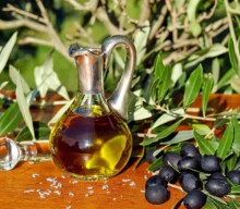 Benefícios de consumir azeite de oliva sempre aumentam: nova pesquisa indica que ajuda no controle de câncer cerebral
