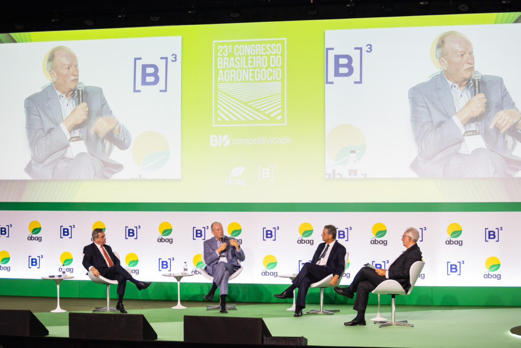 Sem regulação, não há avanço na agropecuária, afirma Roberto Azevedo no Congresso ABAG