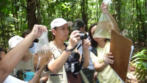 pessoas avaliam agua na amazonia oriental ppbio