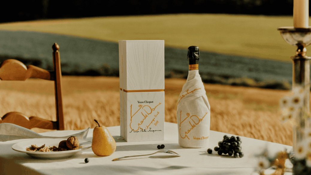 Simon Porte Jacquemus & Veuve Clicquot champagne