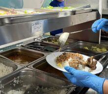 São Paulo bate 3,1 milhões de refeições gratuitas pela Rede Cozinha Escola em 2026
